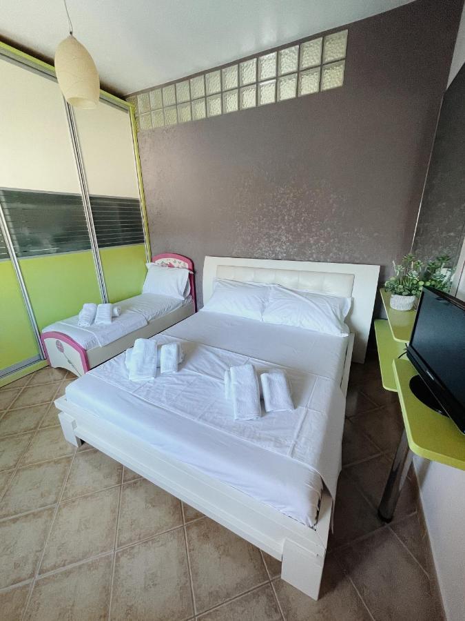 Sunkissed Centre Apartment Vlorë Εξωτερικό φωτογραφία