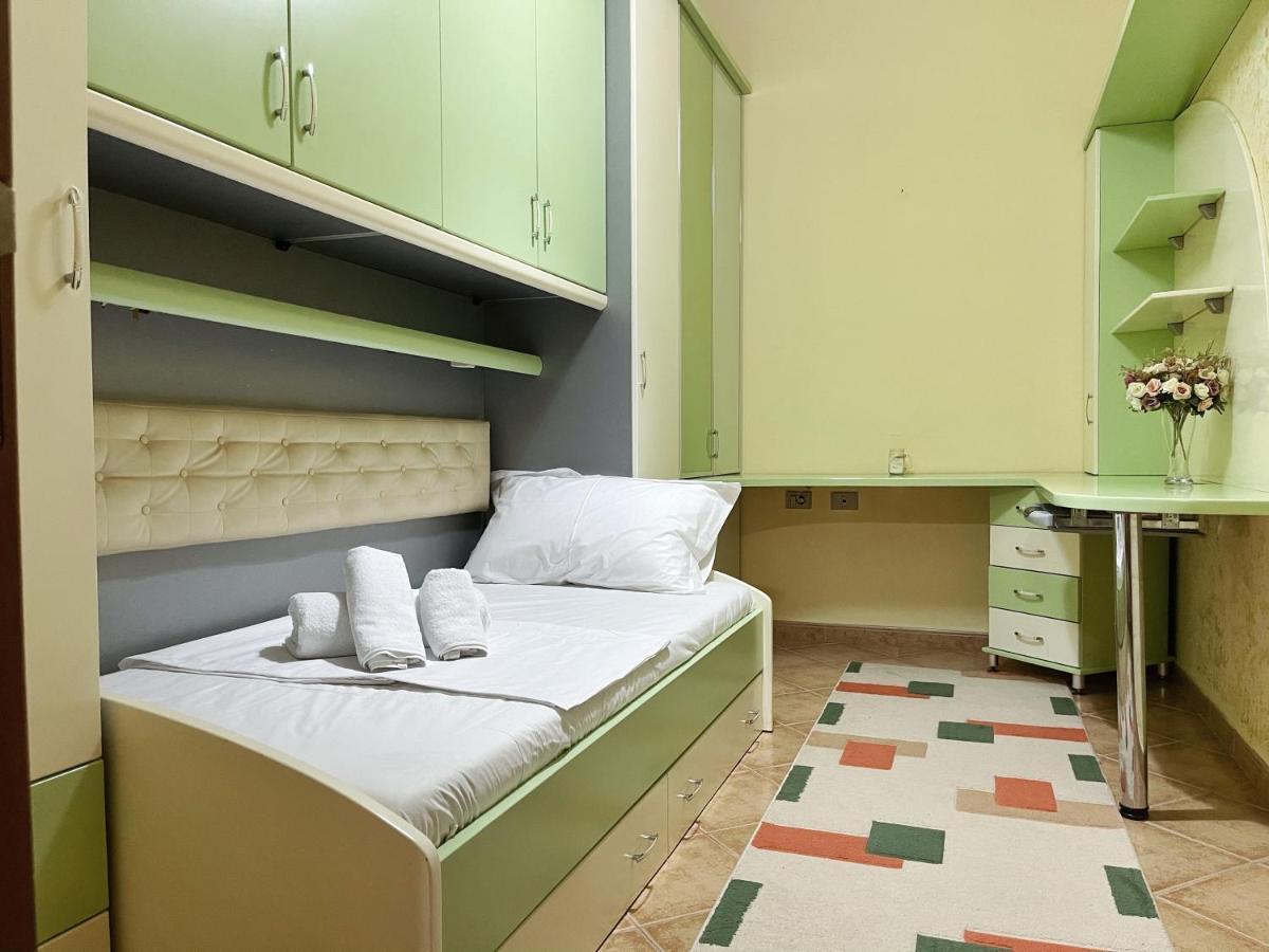 Sunkissed Centre Apartment Vlorë Εξωτερικό φωτογραφία