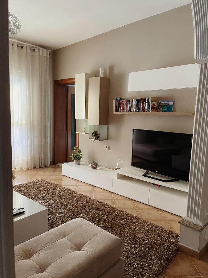 Sunkissed Centre Apartment Vlorë Εξωτερικό φωτογραφία
