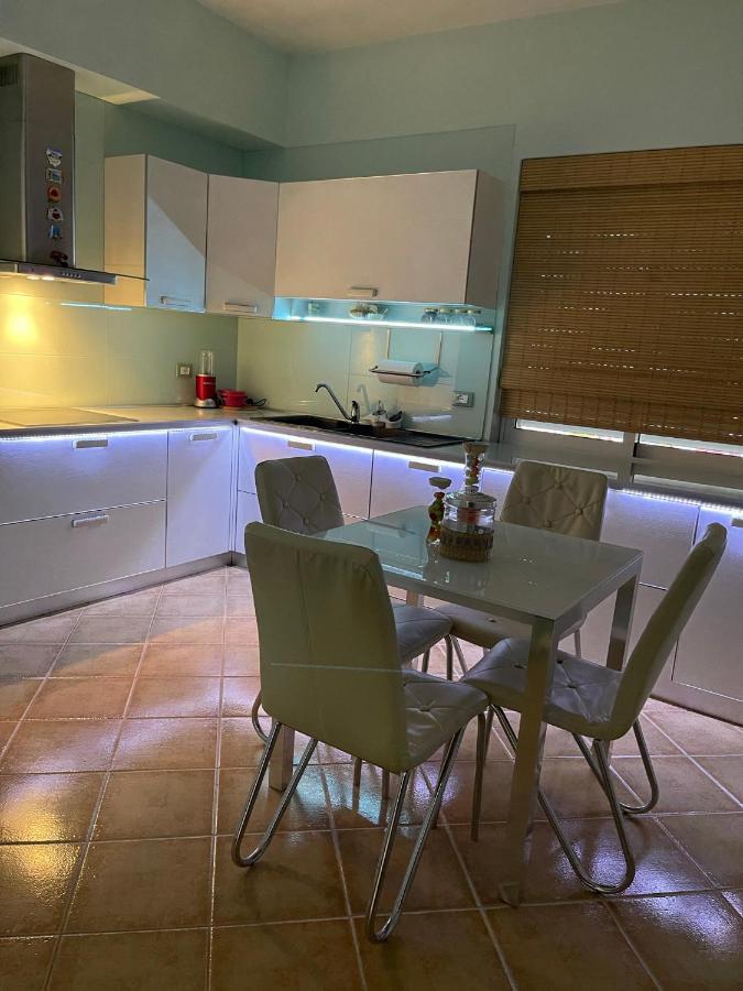 Sunkissed Centre Apartment Vlorë Εξωτερικό φωτογραφία