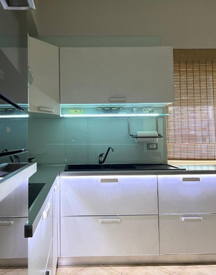 Sunkissed Centre Apartment Vlorë Εξωτερικό φωτογραφία